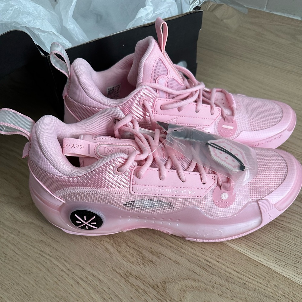 Way of Wade 10 Low ‘Cherry Blossom’